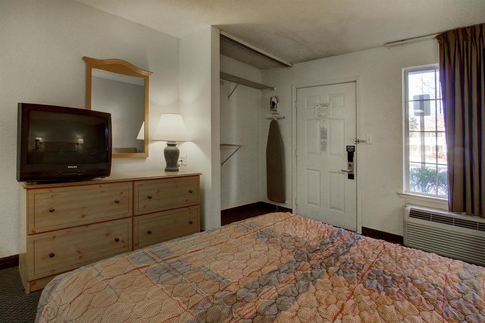 Atlanta Hotel Розуэлл Экстерьер фото