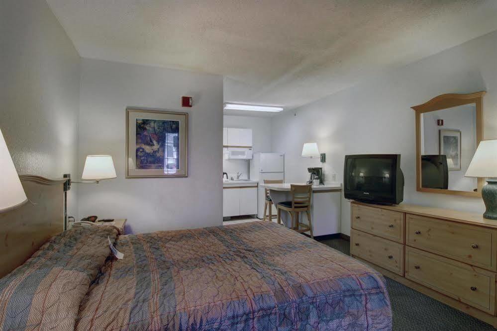 Atlanta Hotel Розуэлл Экстерьер фото