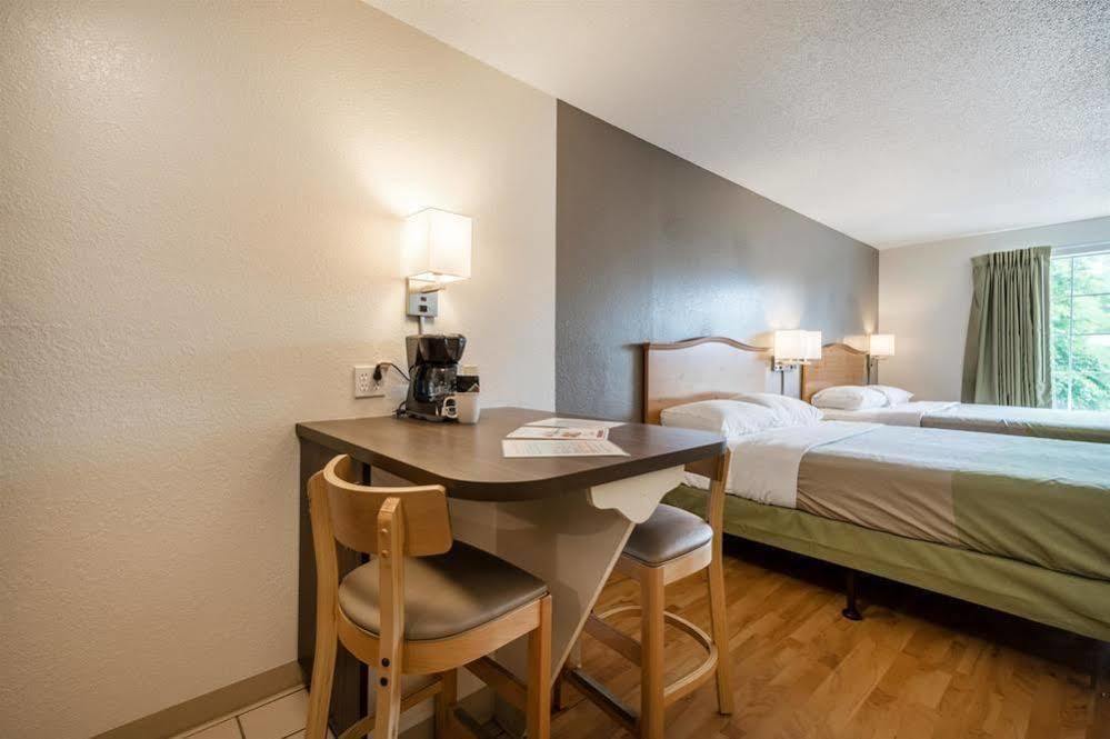 Atlanta Hotel Розуэлл Экстерьер фото